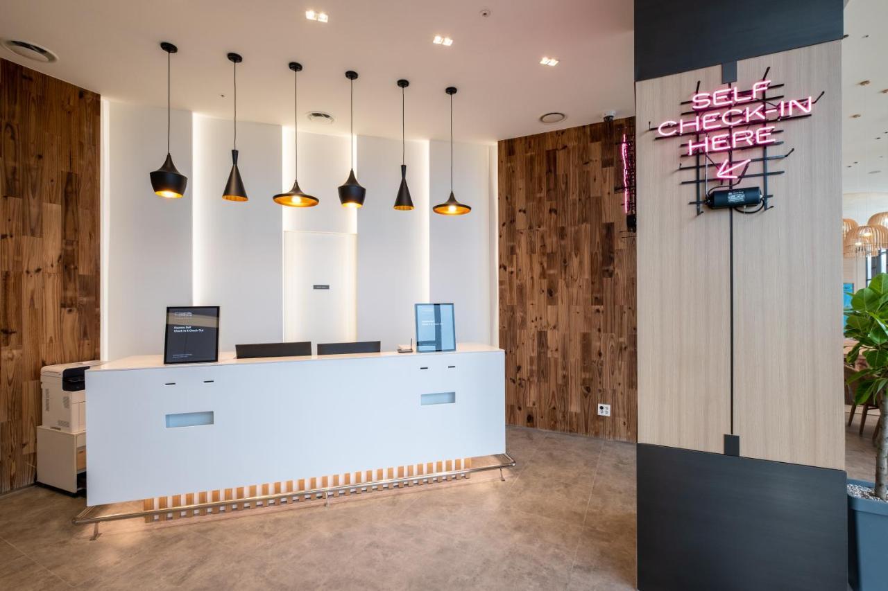 Darakhyu Yeosu Capsule Hotel By Walkerhill Esterno foto